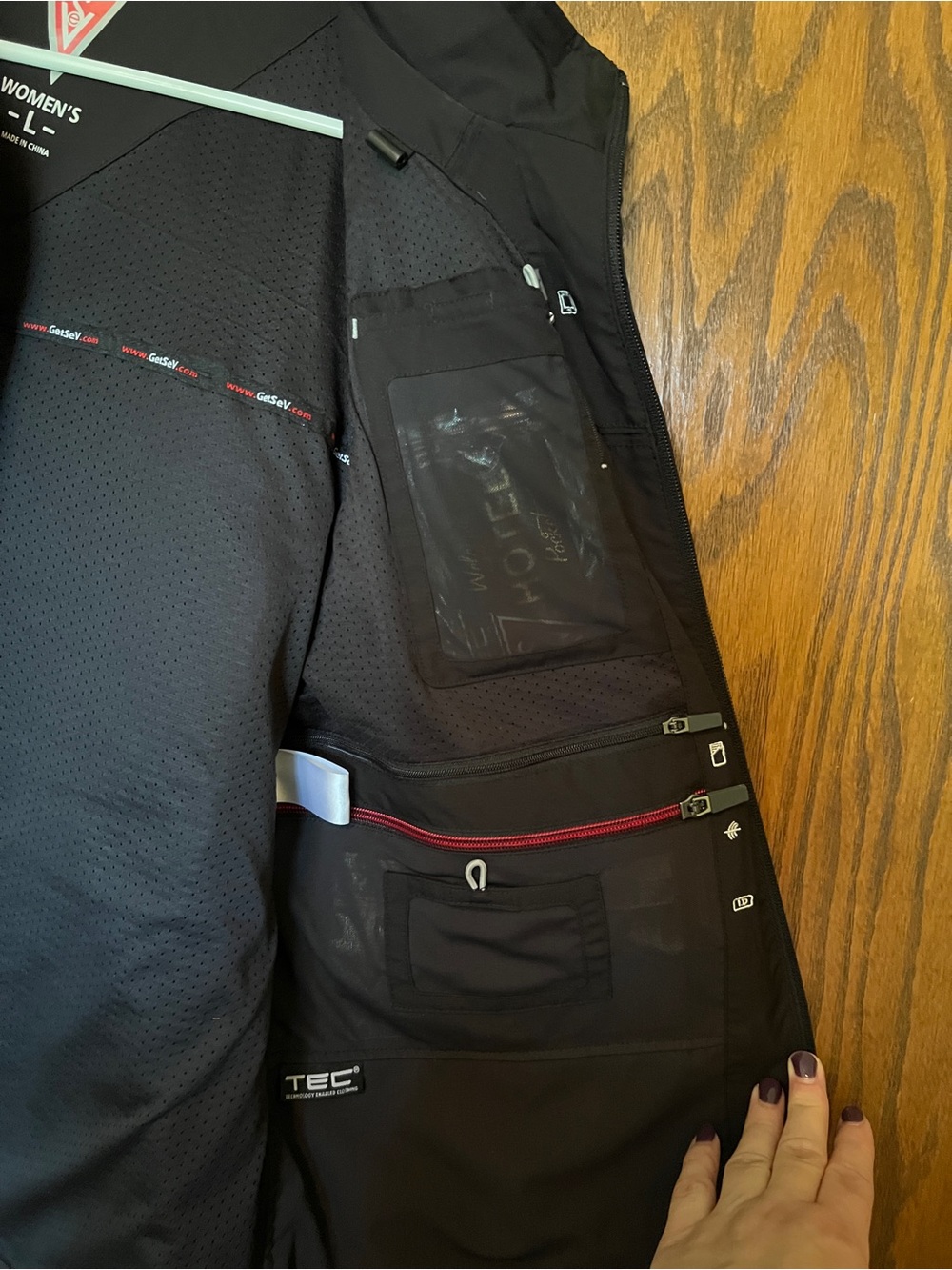 ScotteVest Women's Black RFID Travel Vest - Size L - Picture 6 of 8